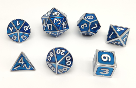 ISO9001はRPGのダイス セットの絶妙な切り分ける多面体の金属材料を塗った