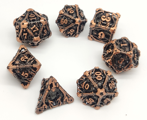 端正な小型野蛮な世界のためのRPGのダイスDNDの手によって切り分けられる耐久財を鋭角