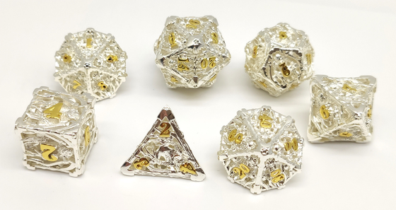 携帯用手は小さいダイス セット、金をめっきした金属の小型ダイスを注いだ
