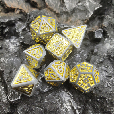 大人DNDのためのゲームは一定の小型製造者Polyhedral RPGの高温をさいの目に切る