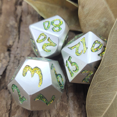 Polyhedral卓上の賭博の金属のために友好的な精密RPG Dice7のダイス セット
