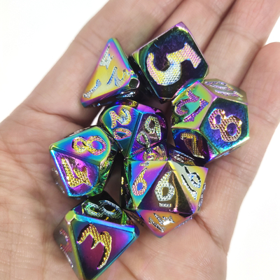 ポーカー用のチップ丈夫な卓上RPGの耐久力のあるPolyhedralダイスはRPGのゲームのための眩まを置いた