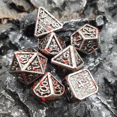 RPG ゲーム用の手作りの金属多面体ダイス セット シルバーとブラック