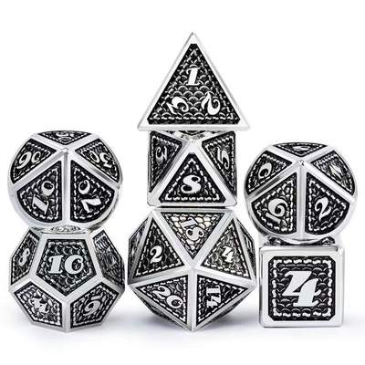 ドラゴンスケール 固体金属ダイスセット 多色 DND RPG 明るい色