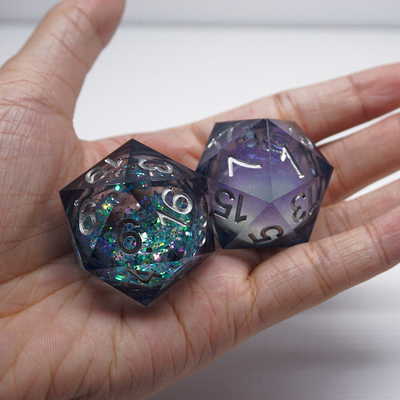 1つのセイクインした液体流砂樹脂玉# Dnd#Rpg#Cocスムーズエッジ