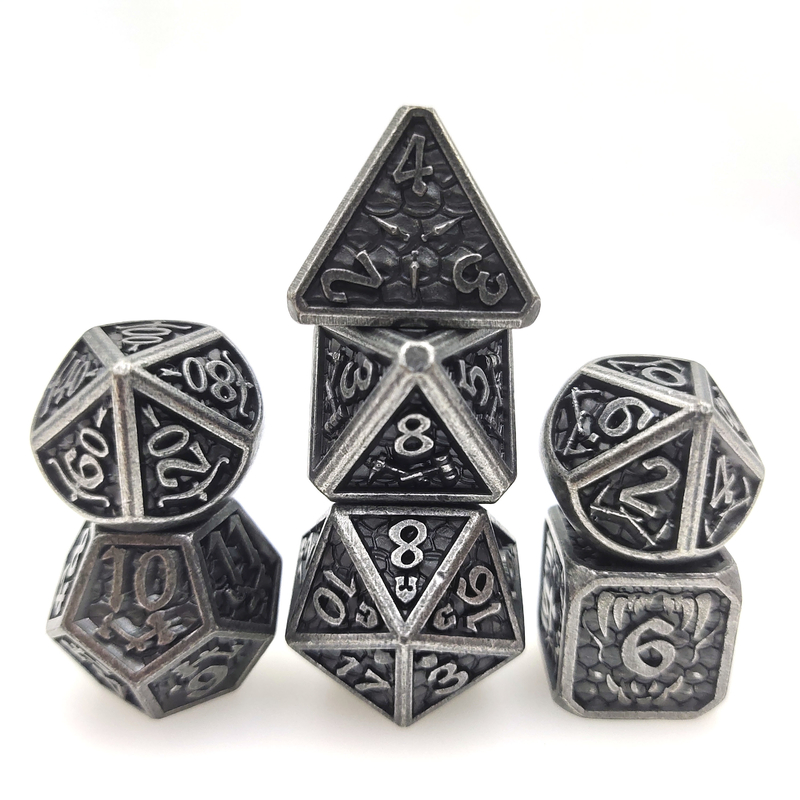 防水シャープエッジメタル RPG サイコロセット 7 ピース実用的で頑丈な多面体黒と白の色